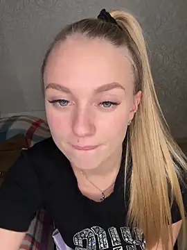 Snapshot of Barbie_Lis chatting on 12/13/24, 12:06 Barbie Lis online show from 12/13/24, 12:06