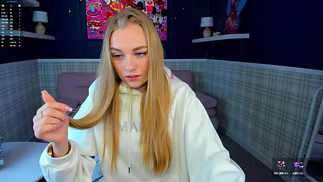 Snapshot of Barbie_Lis chatting on 12/20/24, 11:37 Barbie Lis online show from 12/20/24, 11:37