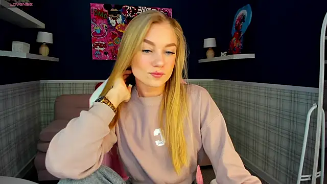 Snapshot of Barbie_Lis chatting on 02/27/25, 12:10 Barbie Lis online show from 02/27/25, 12:10