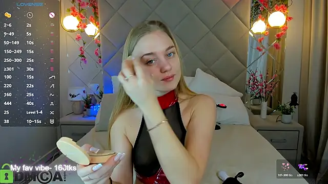 Snapshot of Barbie_Lis chatting on 11/28/25, 01:08 Barbie Lis online show from 11/28/25, 01:08