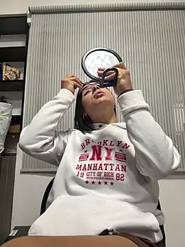 ZiaCalifa online show from 12/22/25, 12:46