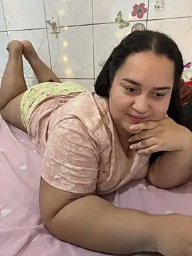 Snapshot of MinaBoss chatting on 04/08/26, 01:38 MinaBoss online show from 04/08/26, 01:38