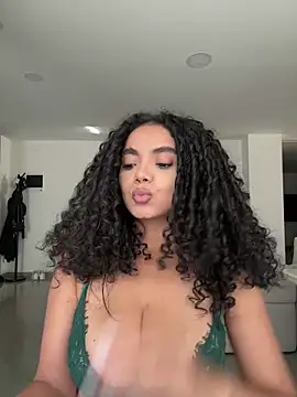 Snapshot of Mariecurl chatting on 03/19/26, 09:08 Mariecurl online show from 03/19/26, 09:08