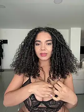 Snapshot of Mariecurl chatting on 03/20/26, 05:40 Mariecurl online show from 03/20/26, 05:40