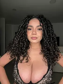 Snapshot of Mariecurl chatting on 06/18/26, 11:53 Mariecurl online show from 06/18/26, 11:53