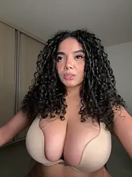 Snapshot of Mariecurl chatting on 06/20/26, 12:47 Mariecurl online show from 06/20/26, 12:47