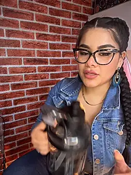 Snapshot of Insane_Issa chatting on 12/30/24, 08:04 Insane Issa online show from 12/30/24, 08:04