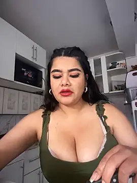 Snapshot of Insane_Issa chatting on 01/11/25, 06:54 Insane Issa online show from 01/11/25, 06:54