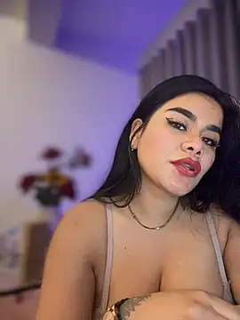 Snapshot of Insane_Issa chatting on 01/30/25, 11:24 Insane Issa online show from 01/30/25, 11:24