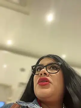 Snapshot of Insane_Issa chatting on 01/31/25, 06:03 Insane Issa online show from 01/31/25, 06:03