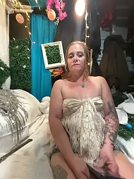 SummerBlueMoon online show from 04/13/26, 09:26