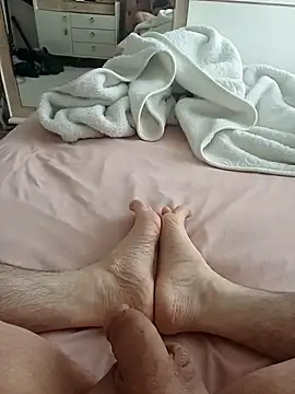 Hardapple01 online show from 02/02/25, 06:37