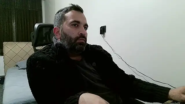 Snapshot of tgltplsr chatting on 12/21/25, 01:13 tgltplsr online show from 12/21/25, 01:13