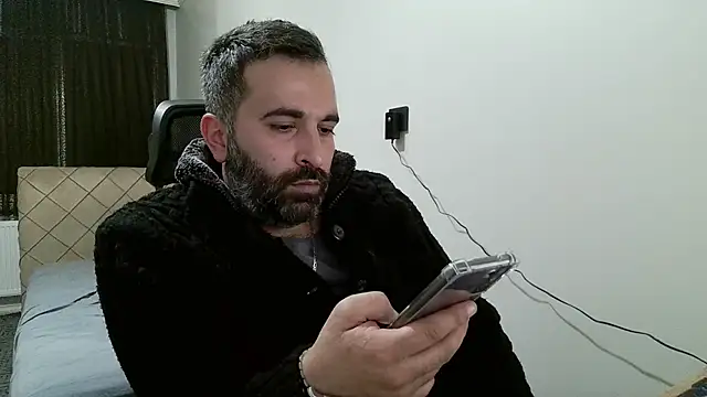 Snapshot of tgltplsr chatting on 12/21/25, 11:45 tgltplsr online show from 12/21/25, 11:45