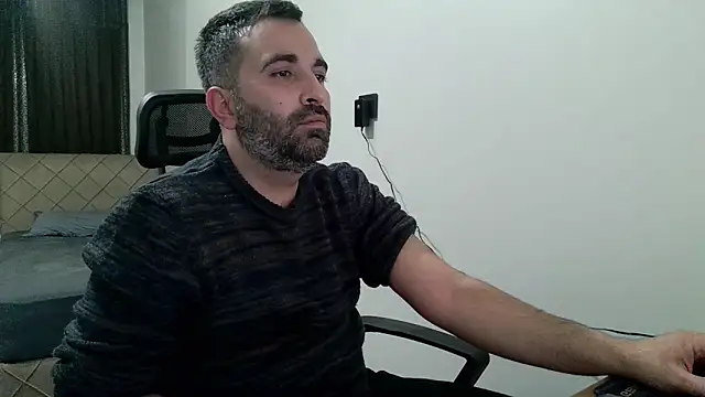 Snapshot of tgltplsr chatting on 01/14/26, 11:42 tgltplsr online show from 01/14/26, 11:42