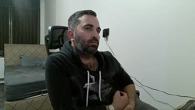 Snapshot of tgltplsr chatting on 01/18/26, 10:35 tgltplsr online show from 01/18/26, 10:35