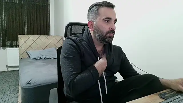 Snapshot of tgltplsr chatting on 02/06/26, 09:40 tgltplsr online show from 02/06/26, 09:40