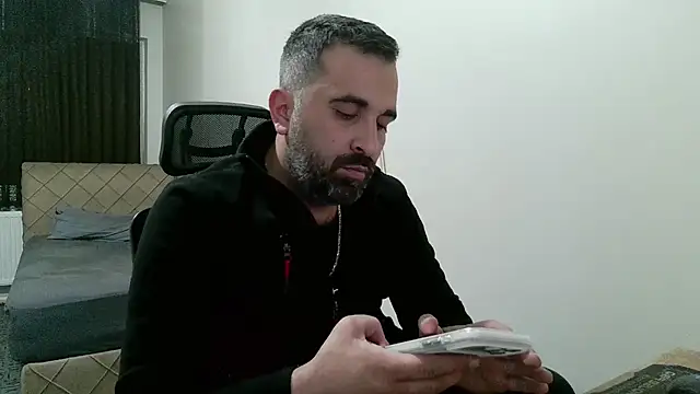 Snapshot of tgltplsr chatting on 02/25/26, 11:47 tgltplsr online show from 02/25/26, 11:47