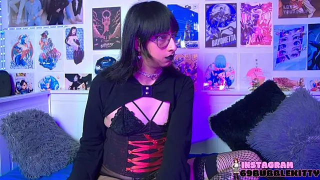 snowblack  online show from 03/05/25, 04:02