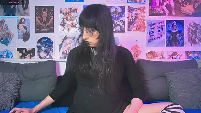 snowblack  online show from 11/01/25, 04:53