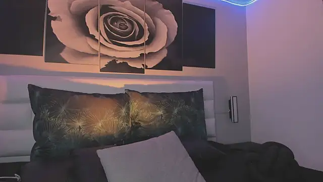 Snapshot of lena_banks chatting on 11/26/25, 11:28 lena banks online show from 11/26/25, 11:28