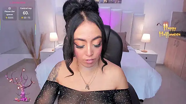 Snapshot of kim_thompson_1 chatting on 10/28/25, 10:41 kim thompson 1 online show from 10/28/25, 10:41