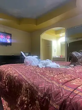 Snapshot of SlimBeenBadd1981 chatting on 02/27/25, 02:32 SlimBeenBadd1981 online show from 02/27/25, 02:32