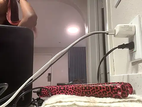 Snapshot of SlimBeenBadd1981 chatting on 10/08/25, 06:33 SlimBeenBadd1981 online show from 10/08/25, 06:33