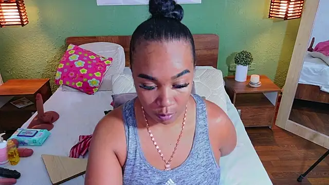 Snapshot of dannaahbrown chatting on 06/16/26, 06:43 dannaahbrown online show from 06/16/26, 06:43