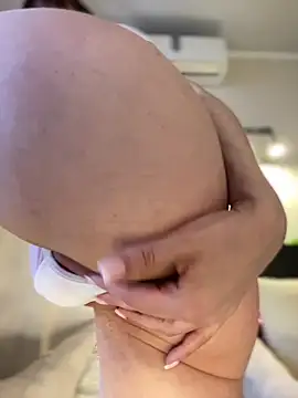 Snapshot of evaran_ chatting on 02/24/25, 01:53 evaran  online show from 02/24/25, 01:53