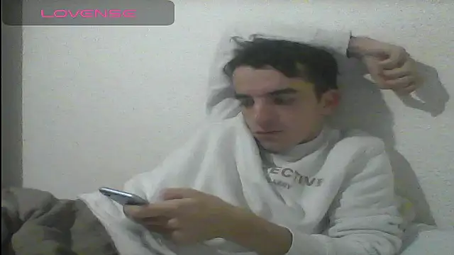 Snapshot of Tombgy07 chatting on 12/18/24, 08:36 Tombgy07 online show from 12/18/24, 08:36