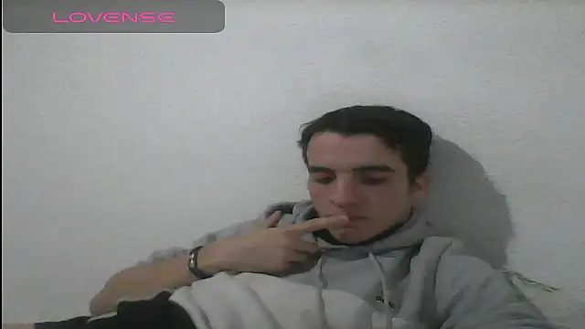 Snapshot of Tombgy07 chatting on 01/16/25, 08:46 Tombgy07 online show from 01/16/25, 08:46