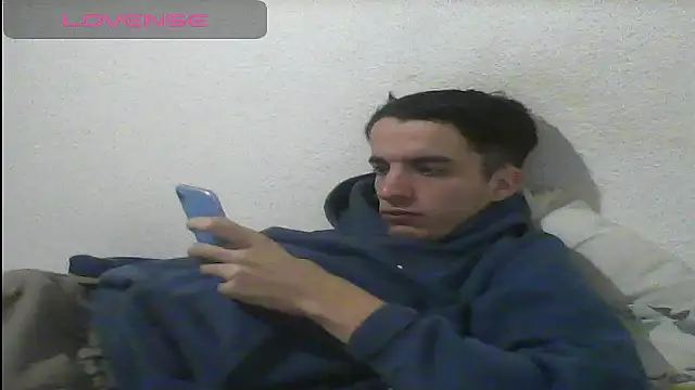 Snapshot of Tombgy07 chatting on 02/12/25, 08:40 Tombgy07 online show from 02/12/25, 08:40