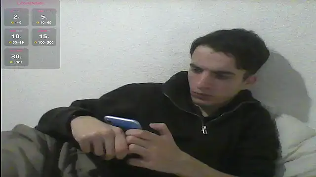 Snapshot of Tombgy07 chatting on 03/05/25, 08:10 Tombgy07 online show from 03/05/25, 08:10