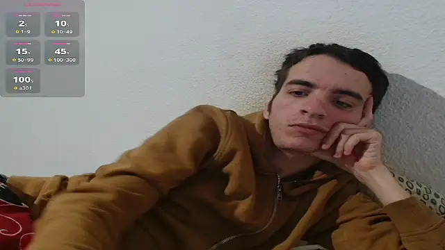 Snapshot of Tombgy07 chatting on 10/15/25, 07:14 Tombgy07 online show from 10/15/25, 07:14