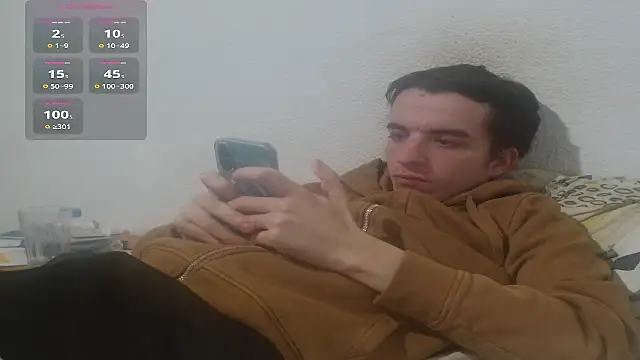 Snapshot of Tombgy07 chatting on 02/09/26, 08:35 Tombgy07 online show from 02/09/26, 08:35