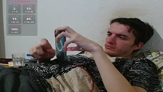 Snapshot of Tombgy07 chatting on 02/18/26, 09:22 Tombgy07 online show from 02/18/26, 09:22