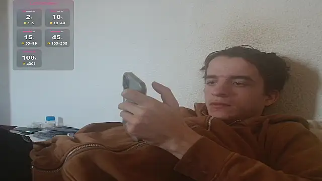 Snapshot of Tombgy07 chatting on 02/25/26, 01:21 Tombgy07 online show from 02/25/26, 01:21