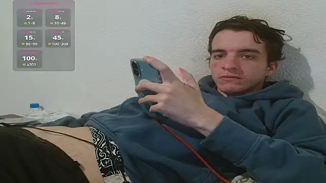 Snapshot of Tombgy07 chatting on 03/06/26, 07:32 Tombgy07 online show from 03/06/26, 07:32