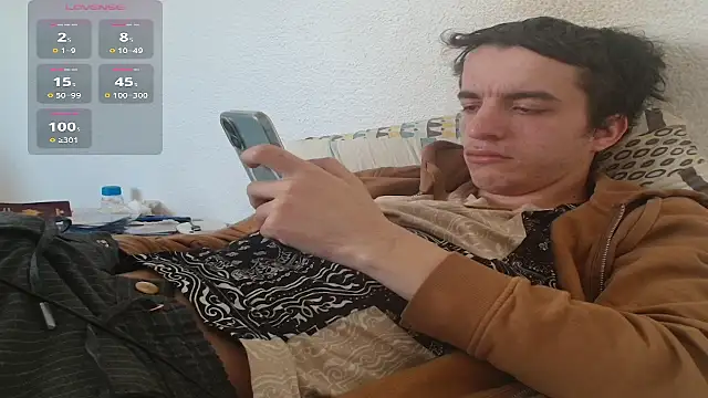 Snapshot of Tombgy07 chatting on 03/12/26, 09:15 Tombgy07 online show from 03/12/26, 09:15