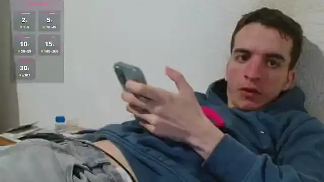 Snapshot of Tombgy07 chatting on 03/23/26, 08:35 Tombgy07 online show from 03/23/26, 08:35