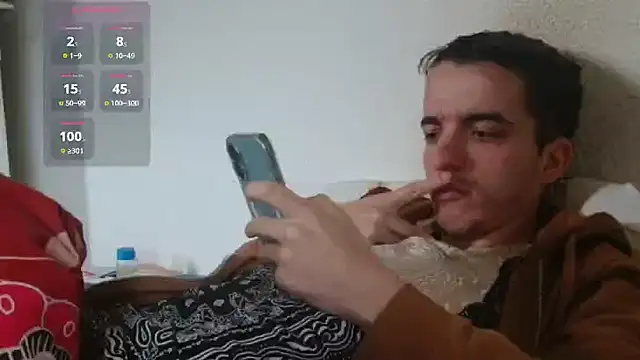 Snapshot of Tombgy07 chatting on 04/14/26, 11:05 Tombgy07 online show from 04/14/26, 11:05