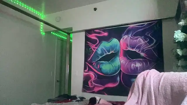 Snapshot of YasmineMinaj chatting on 03/26/26, 04:40 YasmineMinaj online show from 03/26/26, 04:40