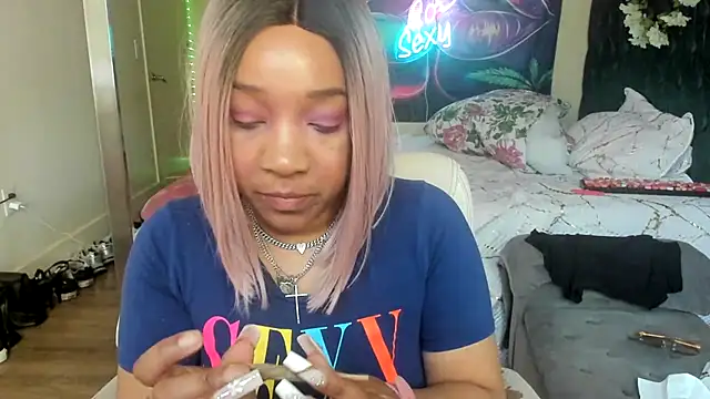 Snapshot of YasmineMinaj chatting on 04/07/26, 12:49 YasmineMinaj online show from 04/07/26, 12:49