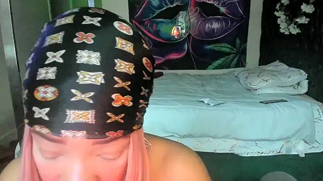 Snapshot of YasmineMinaj chatting on 04/16/26, 10:34 YasmineMinaj online show from 04/16/26, 10:34