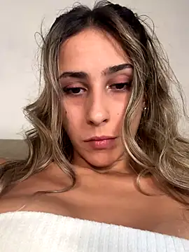 Chiara 2002 online show from 10/06/25, 09:56