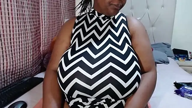 Snapshot of CHOCOLATEDARKBUSTYX chatting on 10/31/25, 06:03 CHOCOLATEDARKBUSTYX online show from 10/31/25, 06:03