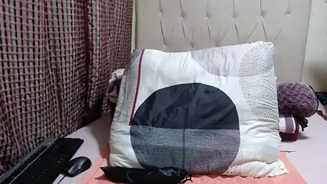 Snapshot of CHOCOLATEDARKBUSTYX chatting on 11/27/25, 07:16 CHOCOLATEDARKBUSTYX online show from 11/27/25, 07:16