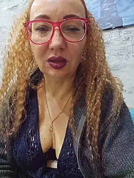 Snapshot of LybovNTV chatting on 11/08/25, 03:50 LybovNTV online show from 11/08/25, 03:50