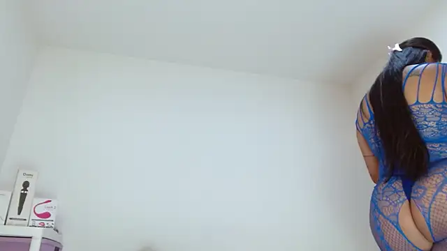 sashacreamy  online show from 10/08/25, 04:21